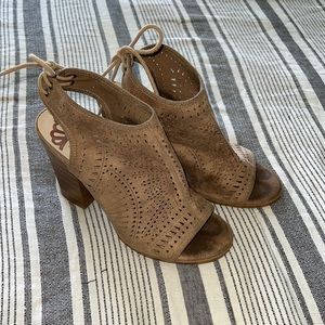 Womens Fergalicious tan heeled bootie size 8.5